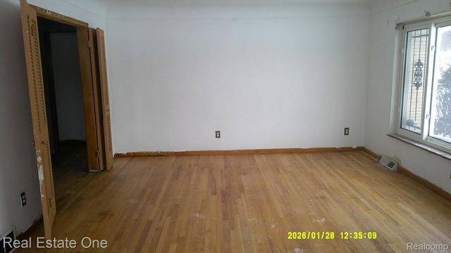 20435 Basil Street, Detroit, MI 48235