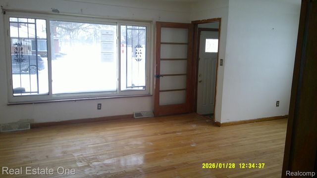 20435 Basil Street, Detroit, MI 48235