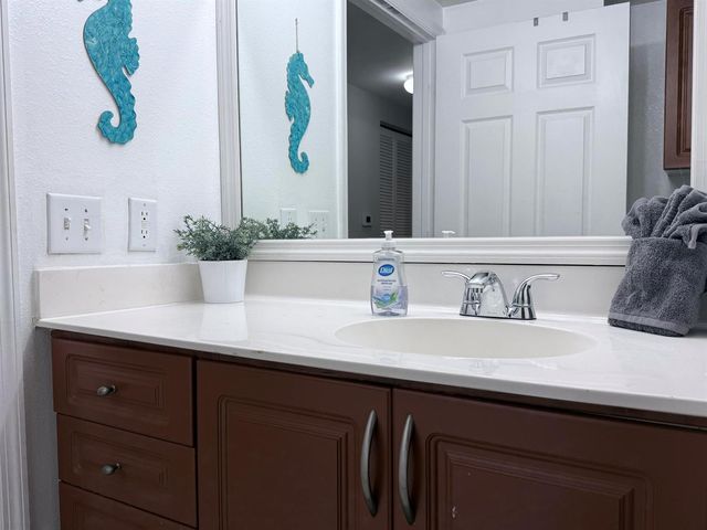6378 Emerald Dunes Drive 301, West Palm Beach, FL 33411