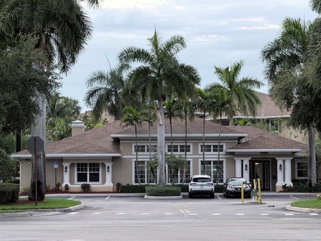 6378 Emerald Dunes Drive 301, West Palm Beach, FL 33411