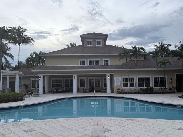 6378 Emerald Dunes Drive 301, West Palm Beach, FL 33411