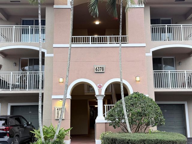 6378 Emerald Dunes Drive 301, West Palm Beach, FL 33411