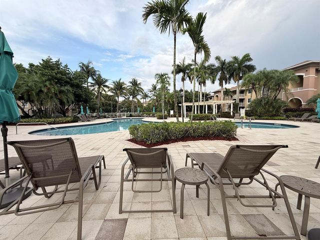 6378 Emerald Dunes Drive 301, West Palm Beach, FL 33411