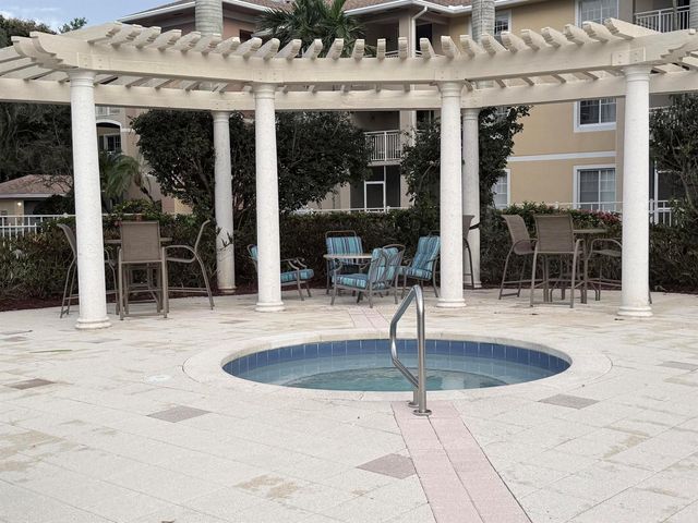 6378 Emerald Dunes Drive 301, West Palm Beach, FL 33411