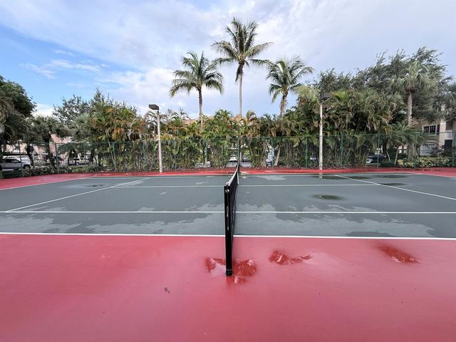 6378 Emerald Dunes Drive 301, West Palm Beach, FL 33411
