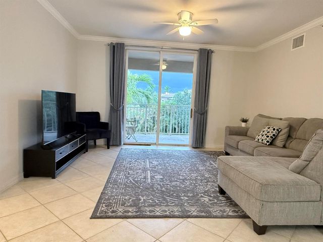 6378 Emerald Dunes Drive 301, West Palm Beach, FL 33411