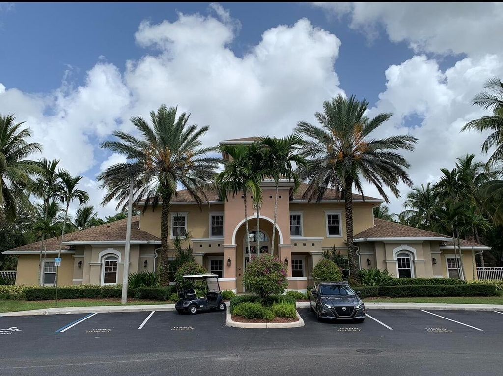 6378 Emerald Dunes Drive 301, West Palm Beach, FL 33411