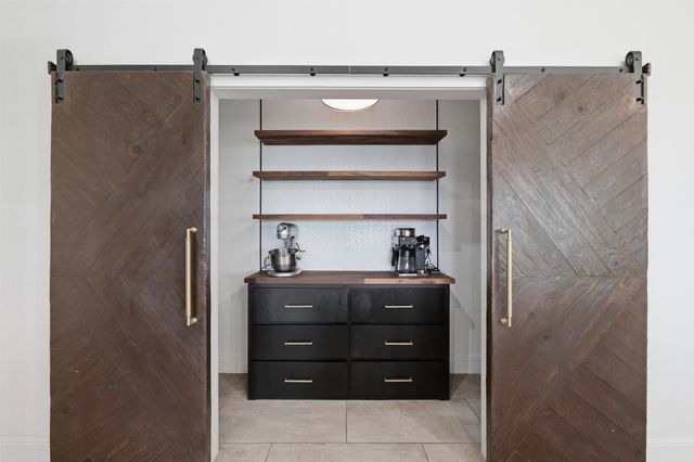 434 Sandstone Court, Sunset, TX 76270