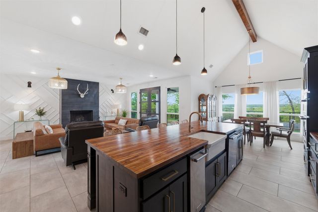 434 Sandstone Court, Sunset, TX 76270