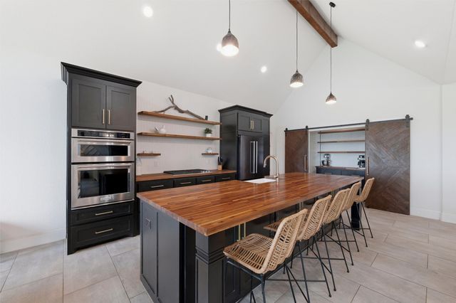 434 Sandstone Court, Sunset, TX 76270