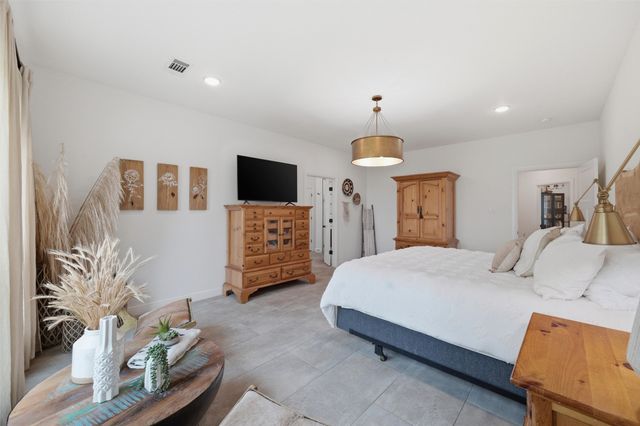 434 Sandstone Court, Sunset, TX 76270