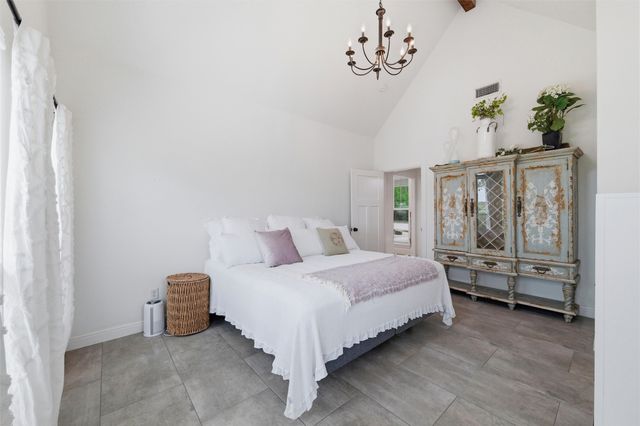 434 Sandstone Court, Sunset, TX 76270