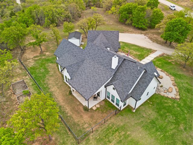 434 Sandstone Court, Sunset, TX 76270