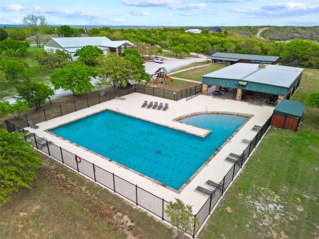 434 Sandstone Court, Sunset, TX 76270