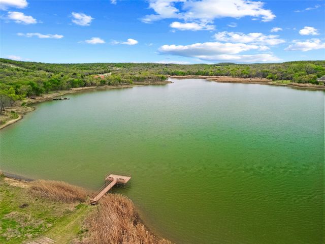 434 Sandstone Court, Sunset, TX 76270