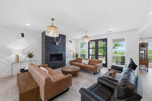 434 Sandstone Court, Sunset, TX 76270