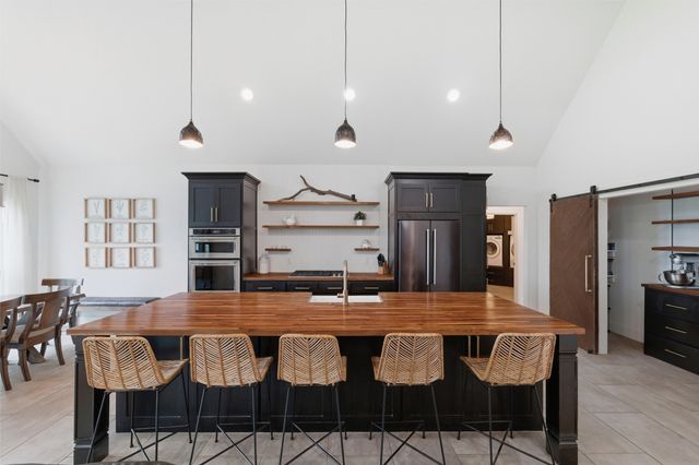 434 Sandstone Court, Sunset, TX 76270