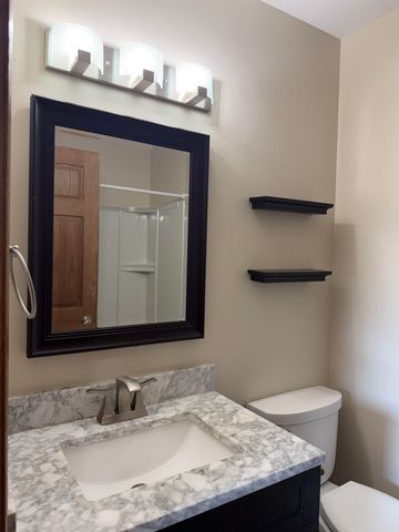 10 SW 24th St, Minot, ND 58701