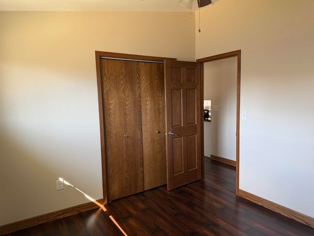 10 SW 24th St, Minot, ND 58701