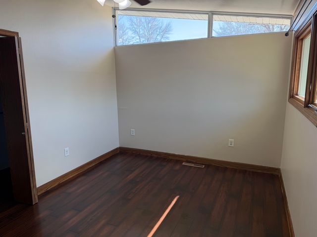 10 SW 24th St, Minot, ND 58701