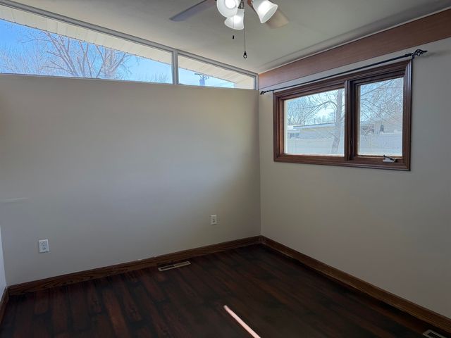 10 SW 24th St, Minot, ND 58701