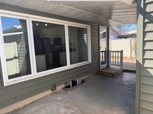 10 SW 24th St, Minot, ND 58701