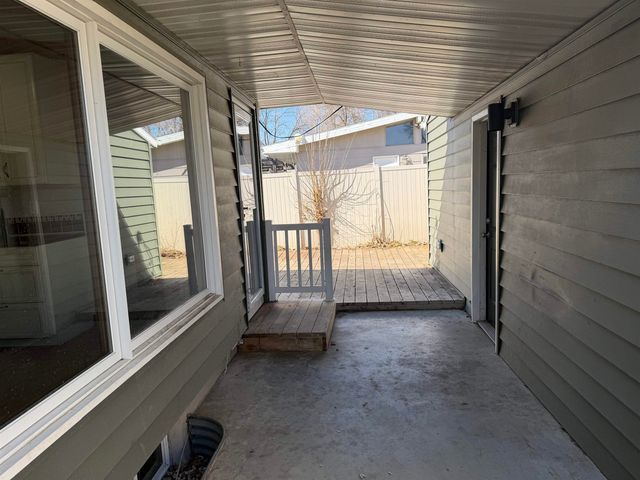 10 SW 24th St, Minot, ND 58701