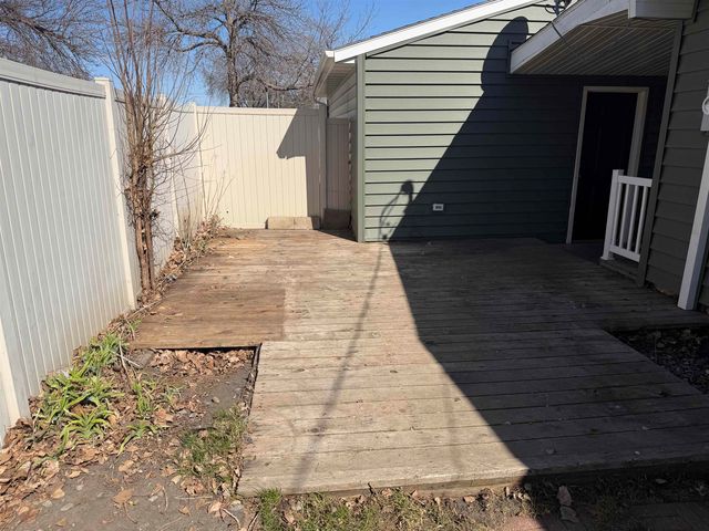 10 SW 24th St, Minot, ND 58701