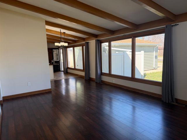 10 SW 24th St, Minot, ND 58701
