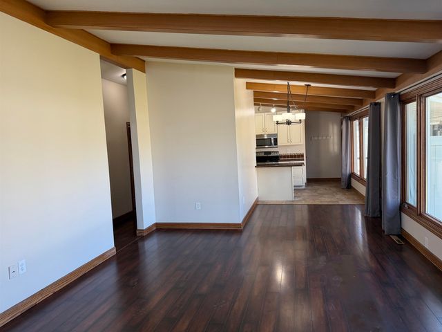 10 SW 24th St, Minot, ND 58701