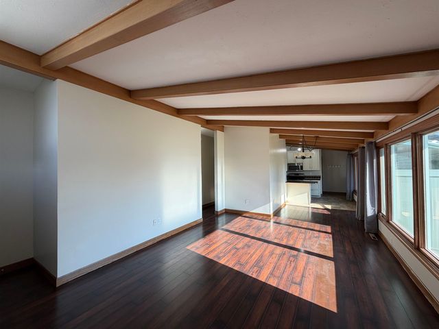 10 SW 24th St, Minot, ND 58701