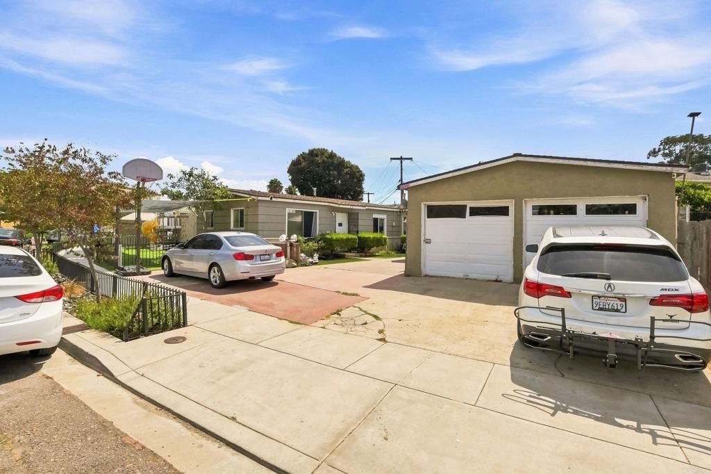 4415 17 Manitou Way, San Diego, CA 92117 — exterior