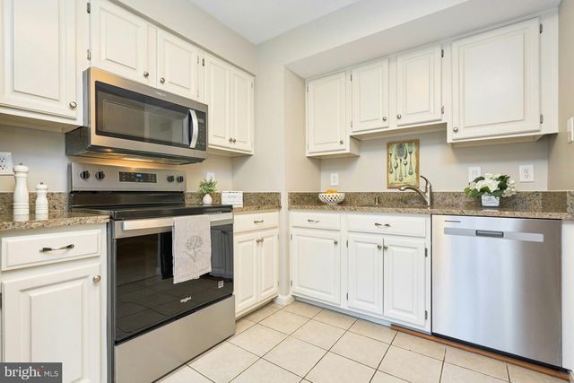 1453 BLUEMONT CT, Herndon, VA 20170