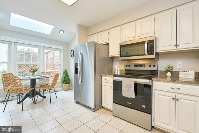 1453 BLUEMONT CT, Herndon, VA 20170