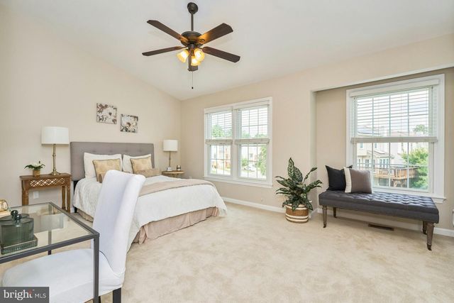 1453 BLUEMONT CT, Herndon, VA 20170