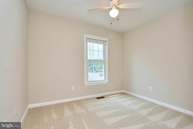 1453 BLUEMONT CT, Herndon, VA 20170