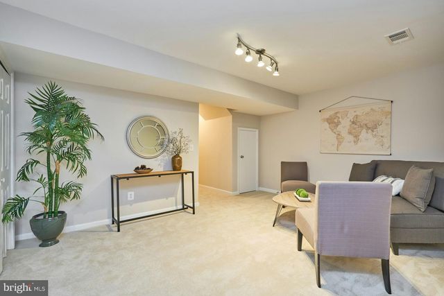 1453 BLUEMONT CT, Herndon, VA 20170