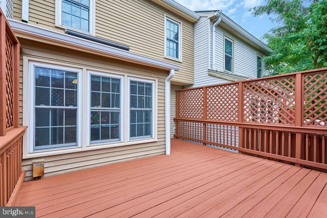 1453 BLUEMONT CT, Herndon, VA 20170