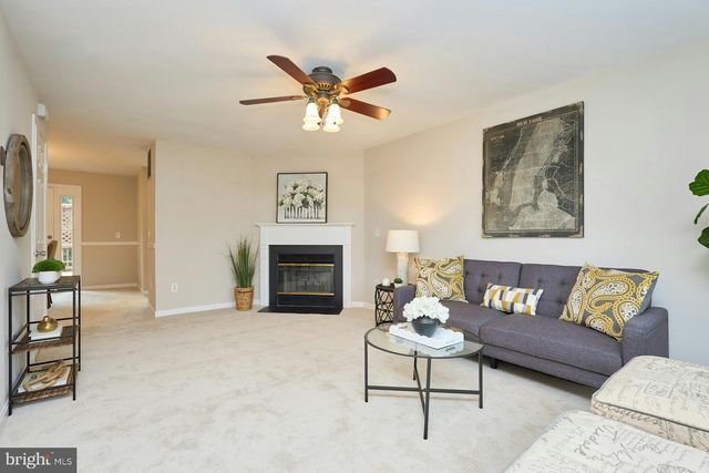 1453 BLUEMONT CT, Herndon, VA 20170