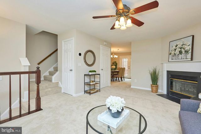 1453 BLUEMONT CT, Herndon, VA 20170