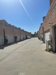 20725 Seine Avenue D, Lakewood, CA 90715