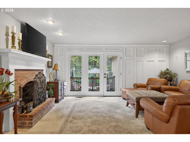 15200 LILY BAY Ct, Lake Oswego, OR 97034