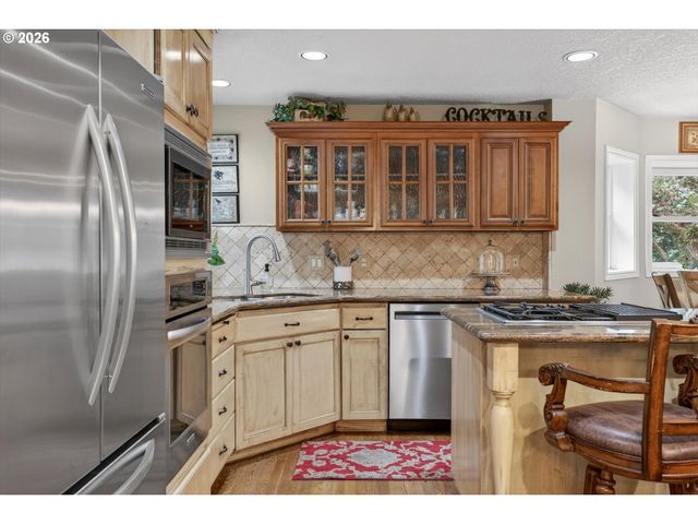 15200 LILY BAY Ct, Lake Oswego, OR 97034