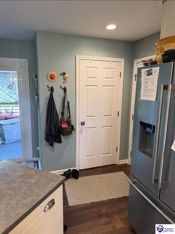 190 W Ridgeway Drive, Elizabethtown, KY 42701