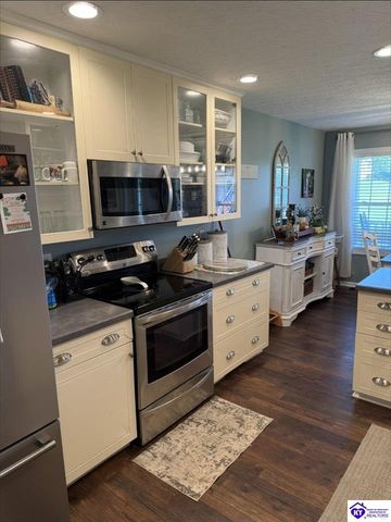 190 W Ridgeway Drive, Elizabethtown, KY 42701