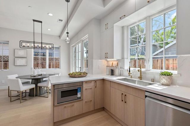 703 Partridge Avenue, Menlo Park, CA 94025
