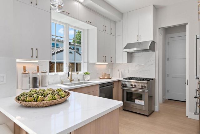 703 Partridge Avenue, Menlo Park, CA 94025