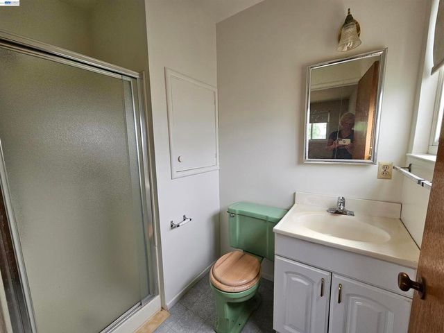 18758 Crane Ave, Castro Valley, CA 94546