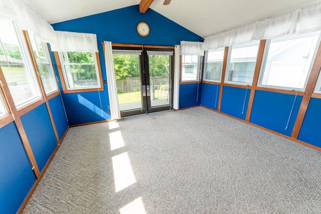 152 W Goldleaf AVENUE, Milwaukee, WI 53207