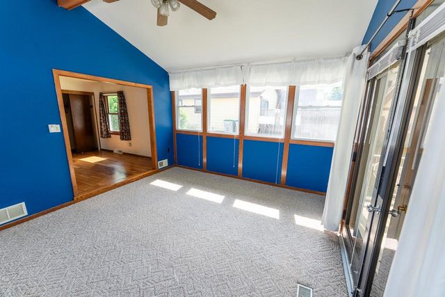 152 W Goldleaf AVENUE, Milwaukee, WI 53207